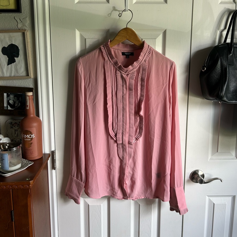 Premise Studio Vintage pink ruffle front long sleeve button down tuxedo blouse